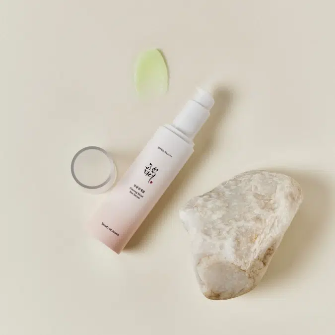 Сонцезахисна сироватка з женьшенем Ginseng Moist Sun Serum SPF 50+/PA++++ від Beauty of Joseon (строк придатності до 23/05/2026) - Зображення 2