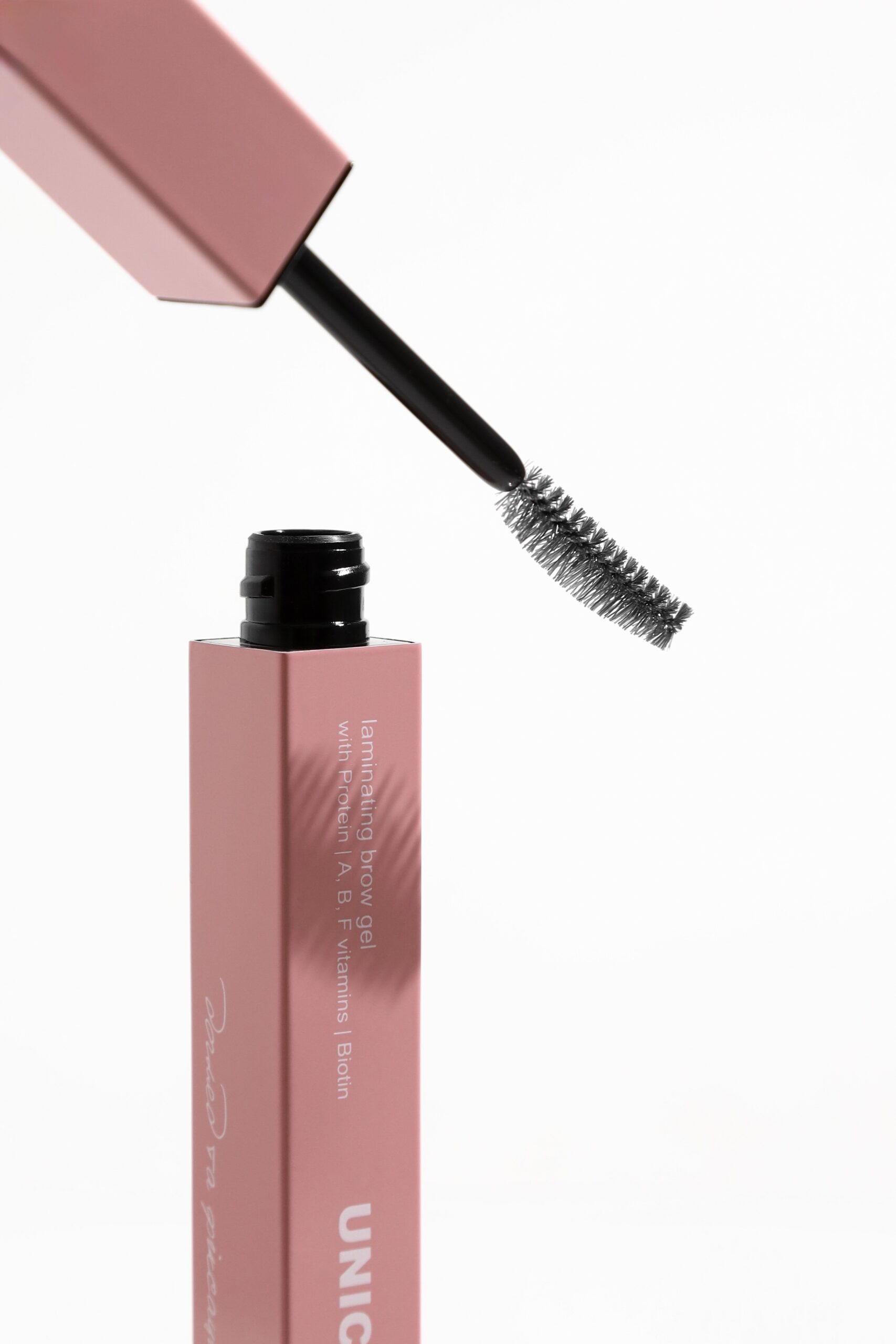 Фіксуючий прозорий гель для брів BROW GEL Sculpt & Care від UNICO - Зображення 2
