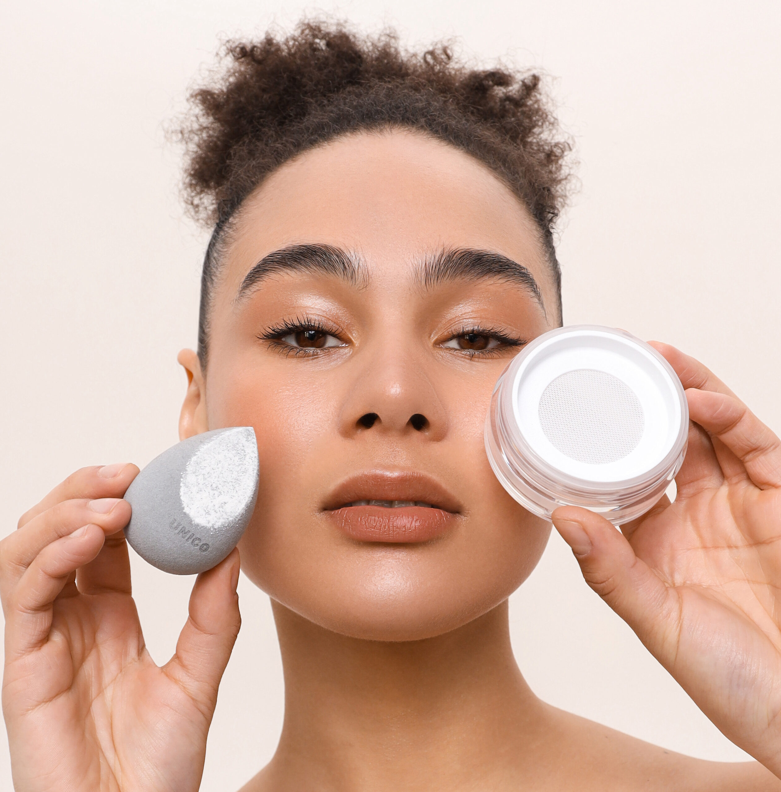 Фінішна пудра для обличчя з SPF13/PA+++ SETTING&FINISHING POWDER від UNICO - Зображення 3
