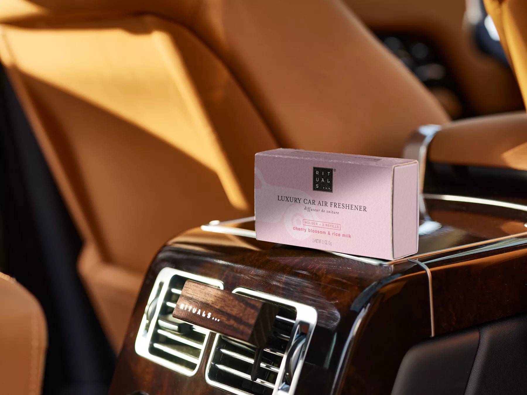 Ароматизатор для автомобіля The Ritual Of Sakura Luxury Car Air Freshener (Cherry Blossom/Rice Milk) від Rituals - Зображення 2